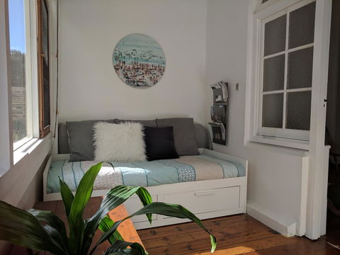 Glenelg 3 Bedroom Apartment - Sydney Tourism 26