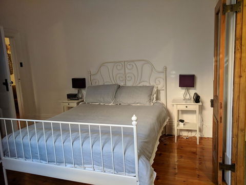 Glenelg 3 Bedroom Apartment - Sydney Tourism 19