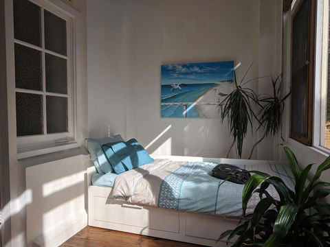 Glenelg 3 Bedroom Apartment - Sydney Tourism 6