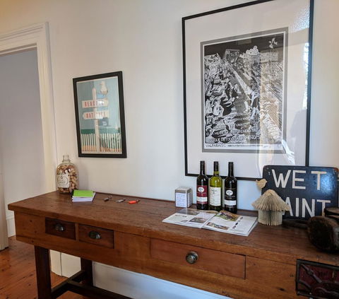 Glenelg 3 Bedroom Apartment - Sydney Tourism 10