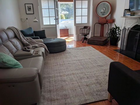 Glenelg 3 Bedroom Apartment - Sydney Tourism 0