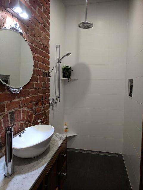 Glenelg 3 Bedroom Apartment - Sydney Tourism 21