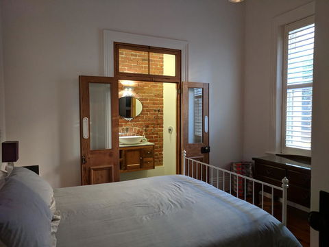 Glenelg 3 Bedroom Apartment - Sydney Tourism 2
