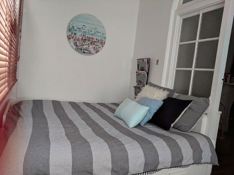 Glenelg 3 Bedroom Apartment - Sydney Tourism 4