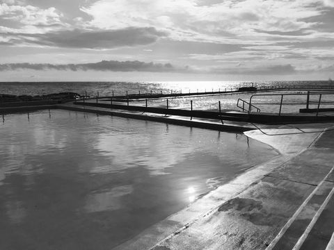 Stylish 3 Bedroom Beachview Apartment - Sydney Tourism 21