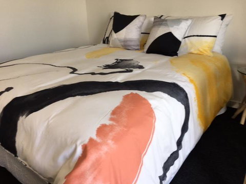 Port Lincoln Shark Apartment 3 - Sydney Tourism 10
