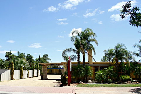 Renmark Motor Inn - Sydney Tourism 12