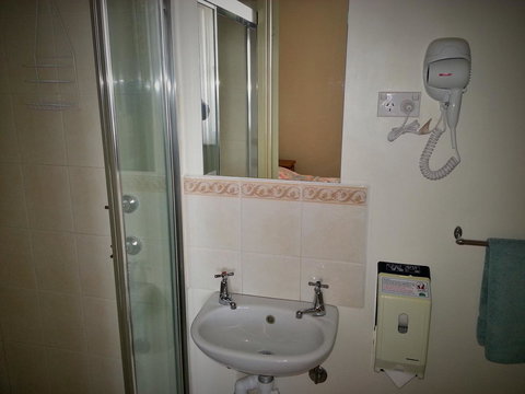 Sonbern Lodge Motel - Sydney Tourism 12