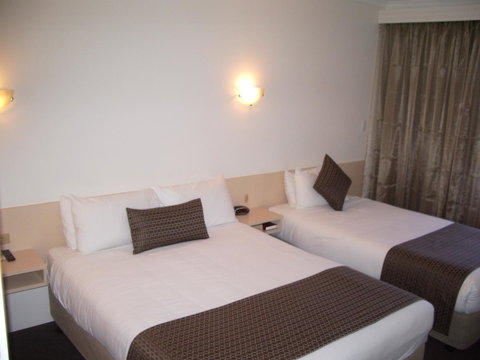 Aviators Lodge - Sydney Tourism 36