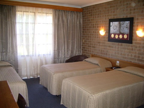 Aviators Lodge - Sydney Tourism 32