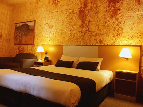 Desert Cave Hotel - Sydney Tourism 37