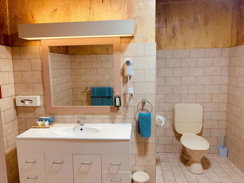 Desert Cave Hotel - Sydney Tourism 8