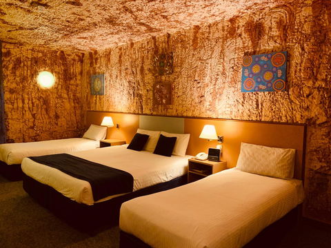 Desert Cave Hotel - Sydney Tourism 33
