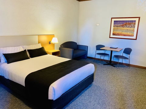 Desert Cave Hotel - Sydney Tourism 19