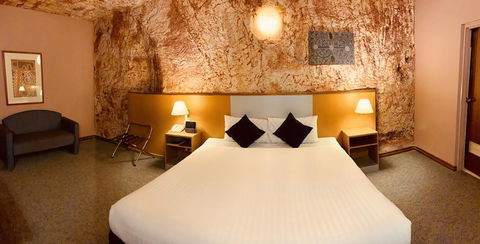 Desert Cave Hotel - Sydney Tourism 2