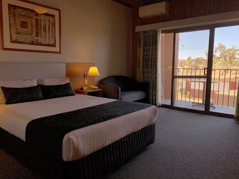 Desert Cave Hotel - Sydney Tourism 20