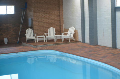 Deer Park Motor Inn Armidale - Sydney Tourism 13