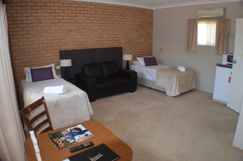 Deer Park Motor Inn Armidale - Sydney Tourism 11