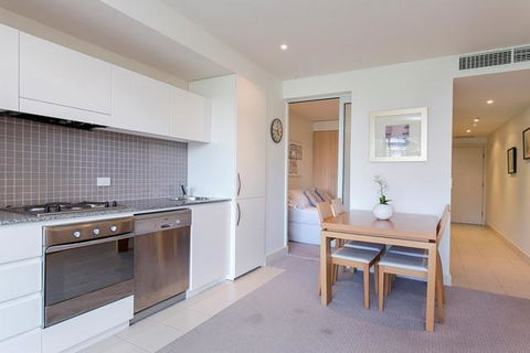Glenelg Holiday Apartments-Pier - Sydney Tourism 2