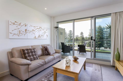 Glenelg Holiday Apartments-Pier - Sydney Tourism 3
