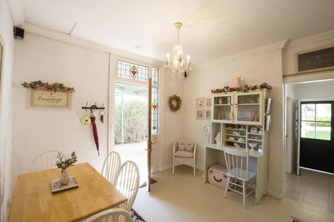 Jasmine\'s Barossa Valley Cottage - Sydney Tourism 3