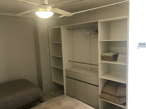 Beachside & Jetty View Apartment 6 - Captain\'s Apt - Sydney Tourism 3