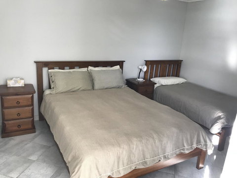 Beachside & Jetty View Apartment 6 - Captain\'s Apt - Sydney Tourism 25