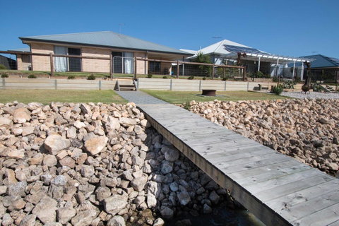 Waterfront On Jefferson, At Wellington Marina, SA - Sydney Tourism 19