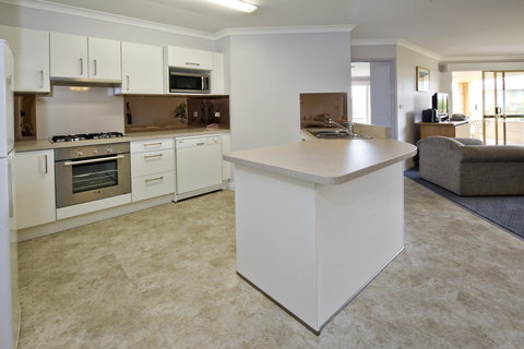 Abbey Beach Resort - Sydney Tourism 21