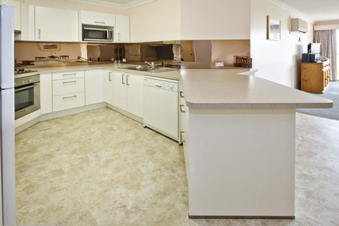 Abbey Beach Resort - Sydney Tourism 26