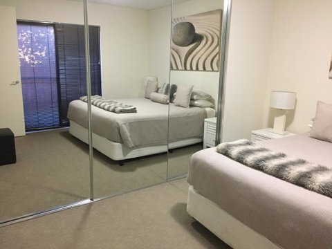 Parklane Apartments - Sydney Tourism 10