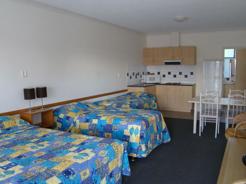 Dunsborough Central Motel - Sydney Tourism 34