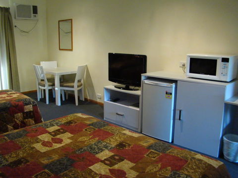 Dunsborough Central Motel - Sydney Tourism 8