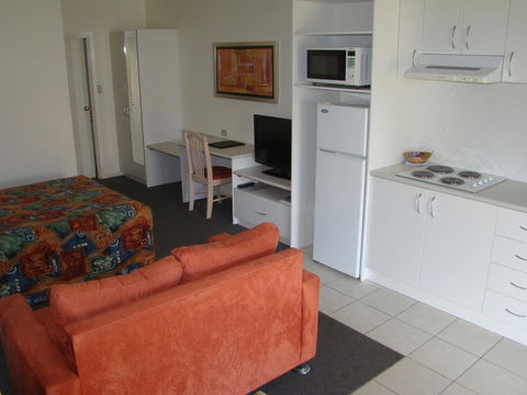 Dunsborough Central Motel - Sydney Tourism 5