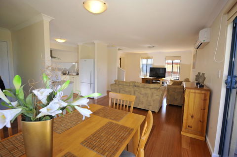 Palm Beach Manor - Sydney Tourism 2
