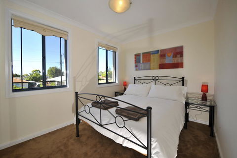 Palm Beach Manor - Sydney Tourism 9