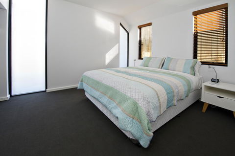 Margaret River Bungalow-1-street - Pet Friendly - Sydney Tourism 7