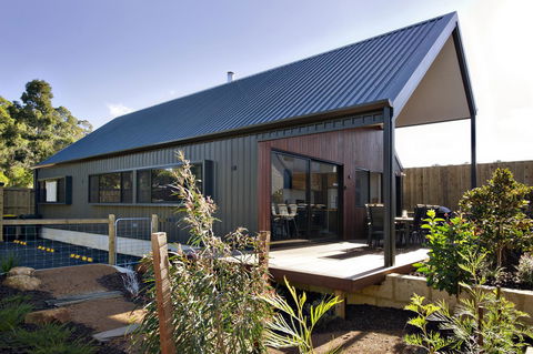 Margaret River Bungalow-1-street - Pet Friendly - Sydney Tourism 1