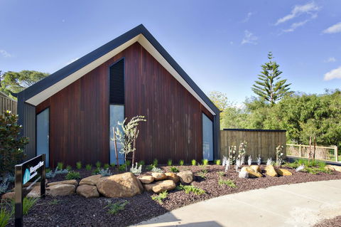 Margaret River Bungalow-1-street - Pet Friendly - Sydney Tourism 0