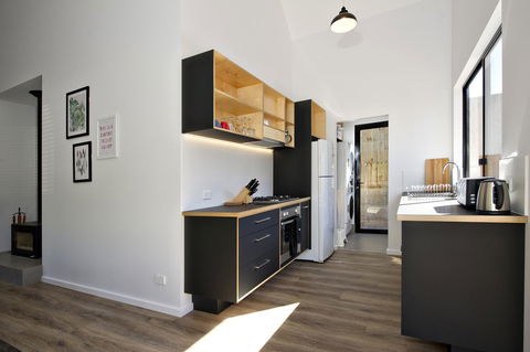 Margaret River Bungalow-1-street - Pet Friendly - Sydney Tourism 8