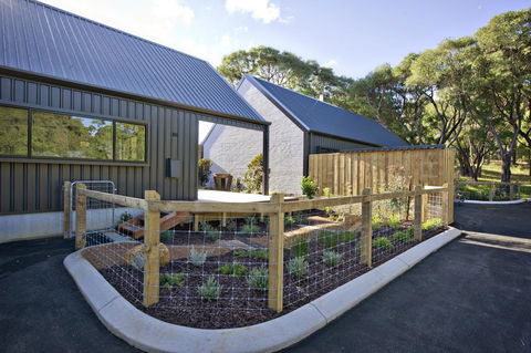 Margaret River Bungalow-1-street - Pet Friendly - Sydney Tourism 14