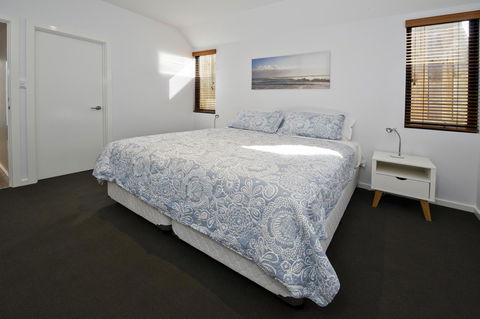 Margaret River Bungalow-1-street - Pet Friendly - Sydney Tourism 3