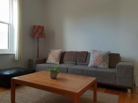 Captain\'s Heritage Cottage - Central Fremantle 2 Bedroom Historic Cottage - Sydney Tourism 9