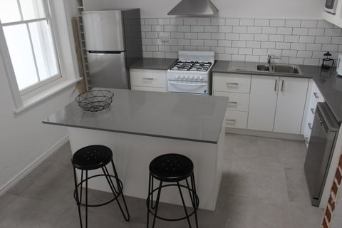 Captain\'s Heritage Cottage - Central Fremantle 2 Bedroom Historic Cottage - Sydney Tourism 13