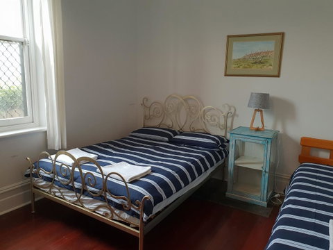 Captain\'s Heritage Cottage - Central Fremantle 2 Bedroom Historic Cottage - Sydney Tourism 6