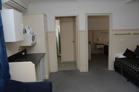 Ben Chifley Motor Inn - Sydney Tourism 21