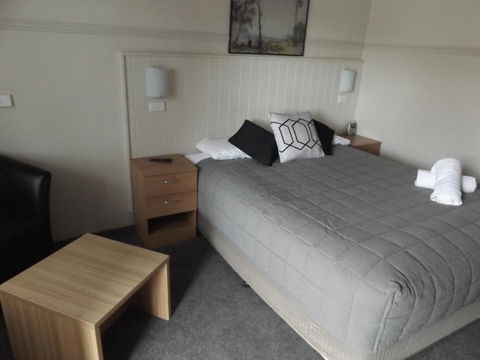 Ben Chifley Motor Inn - Sydney Tourism 9