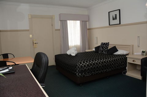 Ben Chifley Motor Inn - Sydney Tourism 15