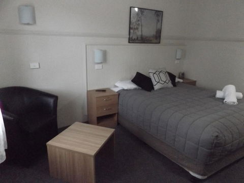 Ben Chifley Motor Inn - Sydney Tourism 3