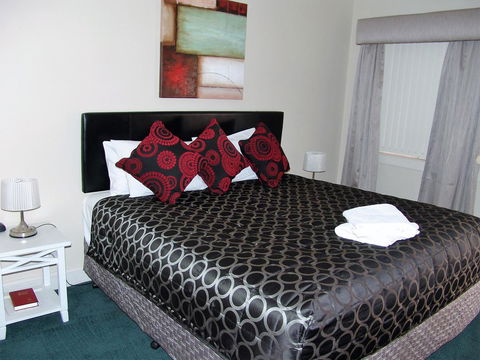 Ben Chifley Motor Inn - Sydney Tourism 25